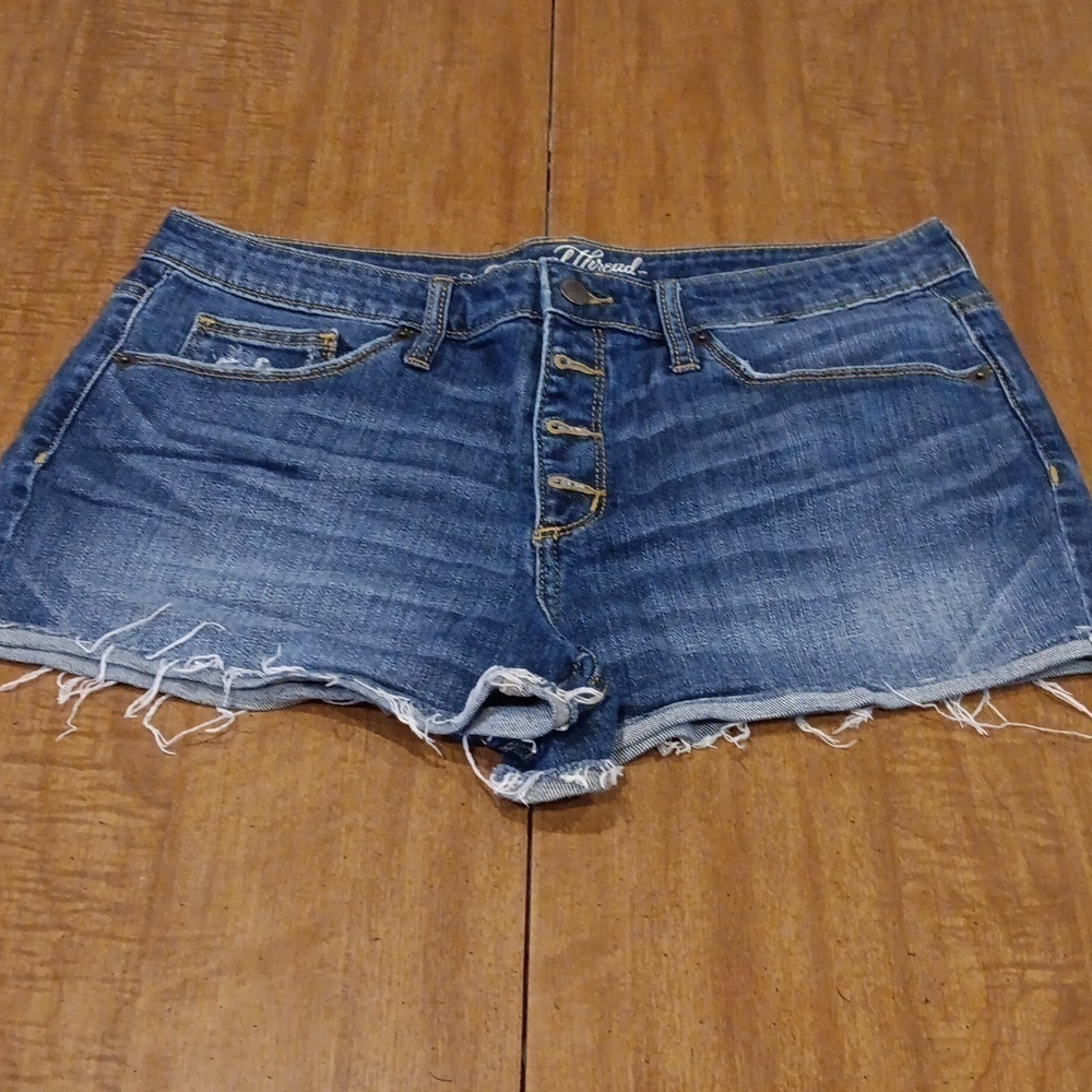 Universal threads shorts size 12